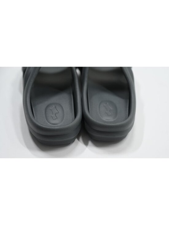SKYLRK Beach Slide in Seal